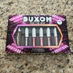 NIB Buxom for the win lip plumping set